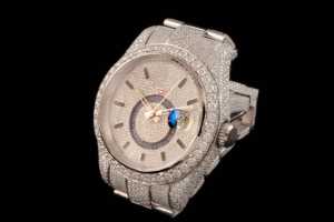 Montre analogique de luxe pour homme, entièrement hip-hop, avec bracelet en cuir, résistante à l'eau, cadran en verre, sertie de diamants en moissanite - Product Image 2