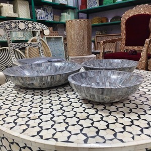 Vente flash Bol décoratif en os incrusté fait à la main avec un motif floral complexe pour le salon et les espaces de repas au prix d'exportation - Product Image 3