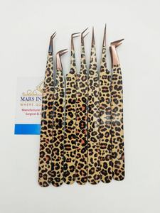 Pestañas clásicas Pinzas de extensión de pestañas de acero inoxidable sostenibles con punta puntiaguda de oro negro - Product Image 5