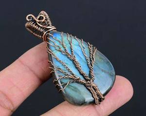 Colgante de latón chapado en oro con malaquita en forma de pirámide, estilo vintage, precio mayorista, joyería de piedra de nacimiento, regalo de boda, hecho a mano - Product Image 3