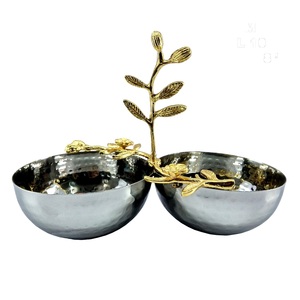 Bols de service décoratifs de qualité supérieure pour la maison et le restaurant 2 avec poignée florale feuillue attachée fabriqués à partir de matériaux de haute qualité en vrac - Product Image 1