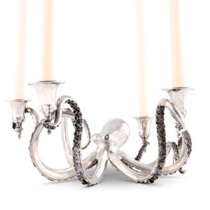 Charmant porte-bougie en aluminium en forme de pieuvre, parfait pour embellir les tables à manger, les étagères et les présentoirs décoratifs - Product Image 5