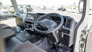 Usado Clean Toyo_ta Coas _ ter 30 plazas 2022 RHD - Product Image 2