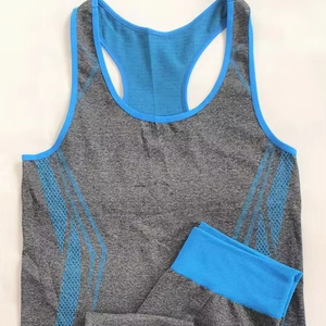 Fábrica de ropa de yoga Logotipo frontal sólido personalizado 2 piezas Sujetador de yoga sin costuras Pantalones de fitness para mujeres - Product Image 1