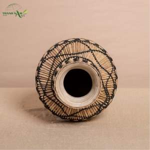 Vase décoratif moderne en bambou tressé à la main, écologique et naturel pour la maison et l'intérieur - Product Image 4