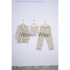 Conjunto de pijama delicado con estampado floral para mujer Conjuntos de mujer de talla grande de algodón puro - Product Image 1