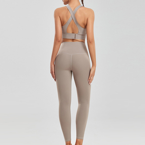 Conjunto Deportivo para Mujer Talla Grande, Ropa Deportiva Ajustada, Conjunto de Yoga al por Mayor, Cintura Elástica Cálida, Logotipo Frontal Estampado, Sólido, Transpirable y de Secado Rápido - Product Image 2