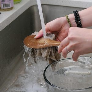 Cuillères en bois d'acacia pour la cuisine: Ensemble d'ustensiles de cuisine et de cuisine de 5 pièces-Spatule en bois, cuillère à fentes et à pâtes-Essentiel - Product Image 6