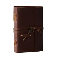 Diario de Cuero Marrón Vintage Hecho a Mano con Tapa Blanda, Correa con Cierre de Llave Antigua, Borde Decorativo, Logotipo Personalizado, Excelente Regalo Promocional