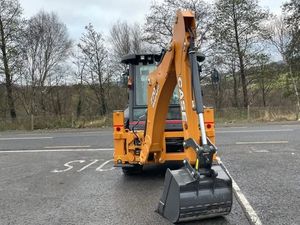 Meilleure qualité Chargeur rétrocaveuse CASE 770EX avec cabine, 4WD - Product Image 2