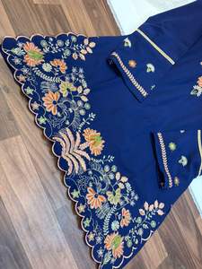 Ensemble de cordon pour femmes avec broderie florale modeste, dernière tendance |   Fournisseur en gros de tenues coordonnées haut et pantalon de créateur - Product Image 3