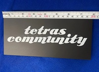 Bloc de logo rectangulaire en acrylique noir mat personnalisé avec logo imprimé UV blanc, léger, pour l'affichage en magasin et la promotion de la marque