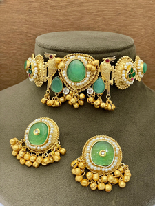 Ensemble ras du cou Amrapali de qualité supérieure pour femmes Appel royal parfait pour les mariages, occasions spéciales tour de cou de luxe avec boucles d'oreilles - Product Image 2