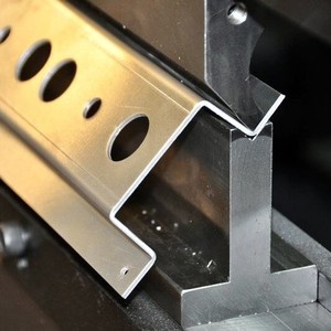 Fabrication CNC de précision de pièces en tôle et en acier inoxydable sur mesure Usinage et pliage de composants tournés - Product Image 4