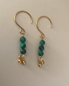 Boucles d'oreilles en laiton pour femmes et filles, faites à la main, à facettes en malachite, pour fête de mariage - Product Image 1