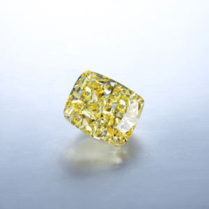 Diamantes sueltos con corte de cojín cultivado en laboratorio de 4,0 CT, color amarillo, certificado por IGI con certificado - Product Image 2