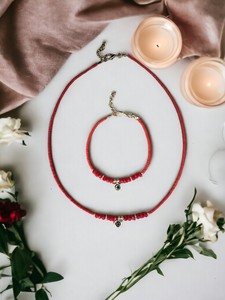 Ensemble collier et bracelet DAFNI Evil Eye en perles de plastique faites à la main - Coloré pour la fête des mères et la Saint-Valentin - Product Image 2