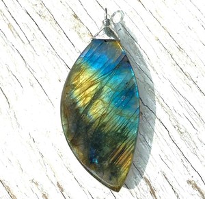 Grand pendentif labradorite style vintage fait à la main pierre naturelle accessoire unisexe superbe bleu flash plaqué or fiançailles - Product Image 3