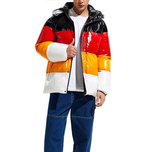 Veste matelassée en duvet de haute qualité avec logo personnalisé OEM, tendance masculine, capuche épaisse, veste bomber personnalisée, veste matelassée brillante pour homme - Product Image 2