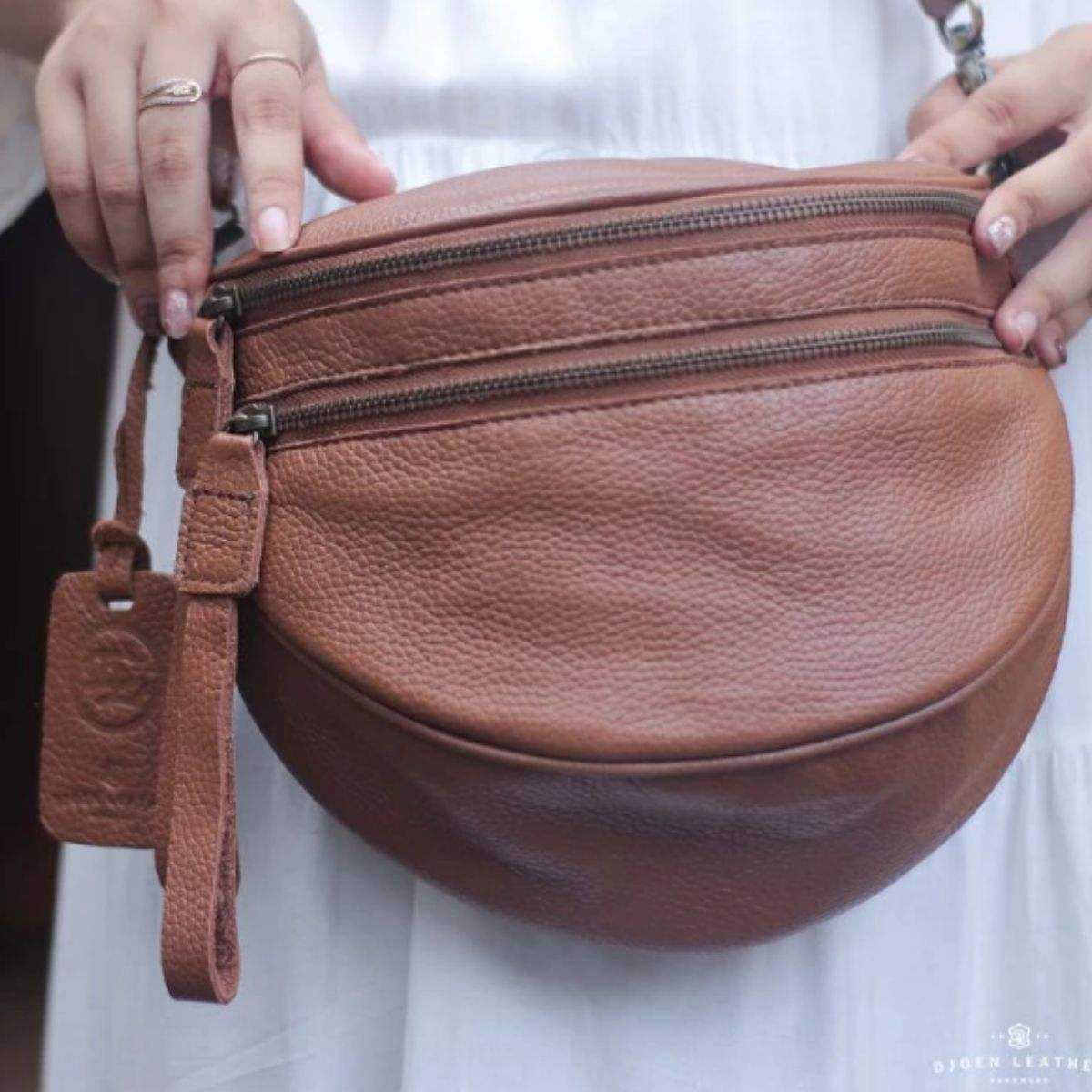 สีน้ำตาล