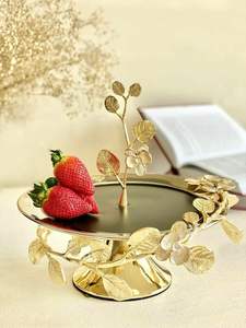 Support de chocolat en métal avec surface texturée idéal pour les thèmes d'événements artistiques et les affichages de desserts contemporains - Product Image 6