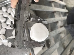 ก้อนกรวดหินสีขาวธรรมชาติขัดเงาหินอ่อนแนวทิวทัศน์ในหลายขนาดมีสีสันรูปทรงกลม - Product Image 6