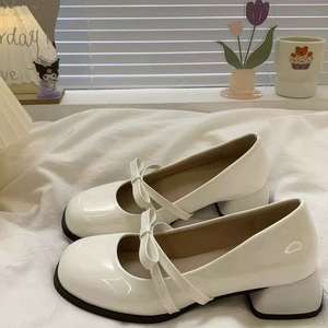 Nouvelles chaussures Mary Jane de style français printemps-été, ballerines rétro britanniques à semelle épaisse en cuir, chaussures à talons hauts élégantes et cool - Product Image 1