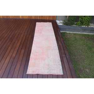 Tapis turc vintage 2,3x8,9 pieds, tapis oriental en laine rose - Product Image 2