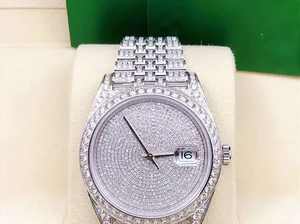 Reloj de Acero Inoxidable con Cristales de Moissanita, Esfera Redonda Clásica, Diseño Elegante, con Fecha Clásica, en Oferta en India - Product Image 2