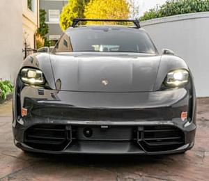 Portaequipajes Metálico Automático para P-O-R-R-S-C-H-E T-A-Y-Y-C-A-N 2020 con Asientos de Cuero, Batería de Litio y Características Premium - Product Image 1