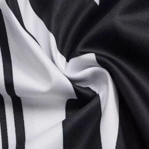 Rashguards ropa deportiva transpirable personalizada para hombres y mujeres al por mayor protectores de erupción sublimados hechos a medida - Product Image 5