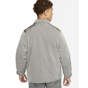 Venta al por mayor OEM chaquetas de los hombres Cierre de botón impermeable de nylon entrenadores chaqueta con cierre de botón cachés en blanco - Product Image 2
