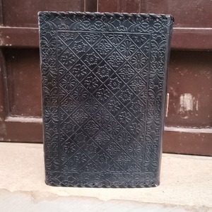 Diario de cuero A5 grande hecho a mano, cerradura en relieve, logotipo personalizado, organizador de encuadernación en espiral, cubierta suave, caja de regalo de costura de sillín A3 - Product Image 4