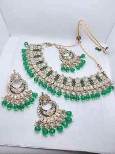 Collier traditionnel indien avec boucles d'oreilles et maang tikka, parfait pour les mariages, ensemble de bijoux de mariée de qualité supérieure, couleurs disponibles - Product Image 5