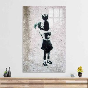 Toile imprimée élégante de Banksy Bomb Hugger pour décoration moderne, verre - Product Image 1