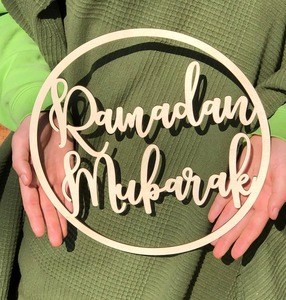 Fournisseur en gros de panneaux muraux décoratifs en bois pour la marque, l'affichage en magasin, le bureau et l'utilisation promotionnelle, disponible au prix de gros - Product Image 3