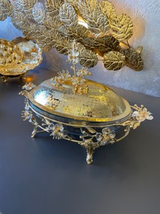 Hermoso soporte de chocolate hecho a mano en forma ovalada con soporte de chocolate pulido dorado para servir chocolate y postre - Product Image 5