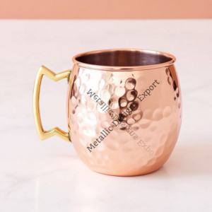 Tasse en cuivre martelé artisanale avec poignée en laiton écologique pour mules de Moscou et cocktails glacés - Product Image 6