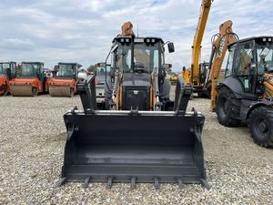 Durable for 420F Backhoe Loader Used Construction Equipment 4x4 Wheel <b>Drive</b> FPT 15 Ton Rated Load Reliable Performance Sale - Product Image 5