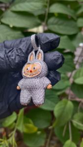 จี้การ์ตูนลาบูบูเงินแท้ 925 ประดับโมอิสซาไนต์ รุ่นพิเศษสุดฮิต ขายดี จี้การ์ตูนลาบูบูแบบสั่งทำพิเศษ - Product Image 3