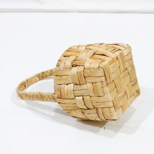 Cesta de Flores Mini de Jacinto de Agua Tejida a Mano Artex Dong Thap con Asa - Product Image 4