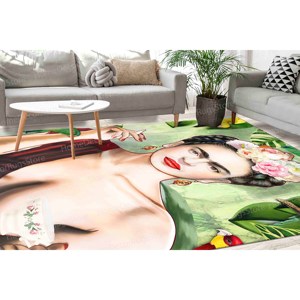 Tapis imprimé Frida Kahlo avec tasse à thé - Design de tapis moderne et célèbre, avec tapis moelleux à poils longs - Product Image 2