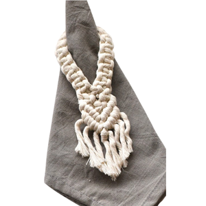 Anneau de serviette multicolore et fantaisie en macramé créatif et décoratif pour les accessoires de décoration de table. - Product Image 6