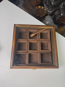 Boîte à épices en bois au design minimaliste pour une cuisine propre et moderne, offrant un rangement fonctionnel des épices - Product Image 6