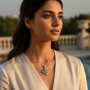 Pendentif en argent 925 avec topaze bleue et diamant pour femmes, bijou élégant avec de superbes breloques - Product Image 3