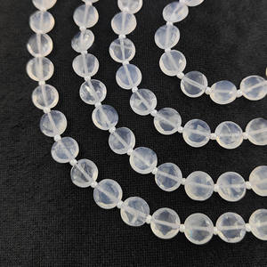 ลูกปัดควอตซ์น้ำแข็งทรงเหรียญเหลี่ยมเพชร ขนาด 8-9 มม. จำนวน 20-22 เม็ดต่อเส้นยาว 8 นิ้ว สำหรับทำเครื่องประดับควอตซ์น้ำแข็ง DIY ลูกปัดเหรียญสำหรับทำเครื่องประดับประจำวันเกิด - Product Image 1