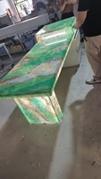 Banc rétro-éclairé en marbre vert onyx translucide 240*80*75cm comptoir de bar SPA et salon réception réception