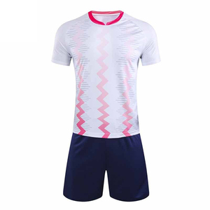 Ensemble de maillots de football de qualité supérieure pour un jeu confortable, tissu respirant idéal pour les séances d'entraînement et les événements d'équipe - Product Image 1