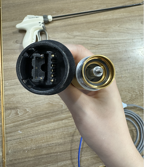 Factory Veterinary 47kHz Ultrasonic Dissection Equipment Ultrasonic Transducer Handpiece Cable Compatible with Olympus Generator
