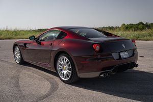 Ferrari 599 GT-B Fiorano 2007 Usado, Conversión Manual de 6 Velocidades, Motor V12, Color Bordeaux Pontevecchio - Product Image 4